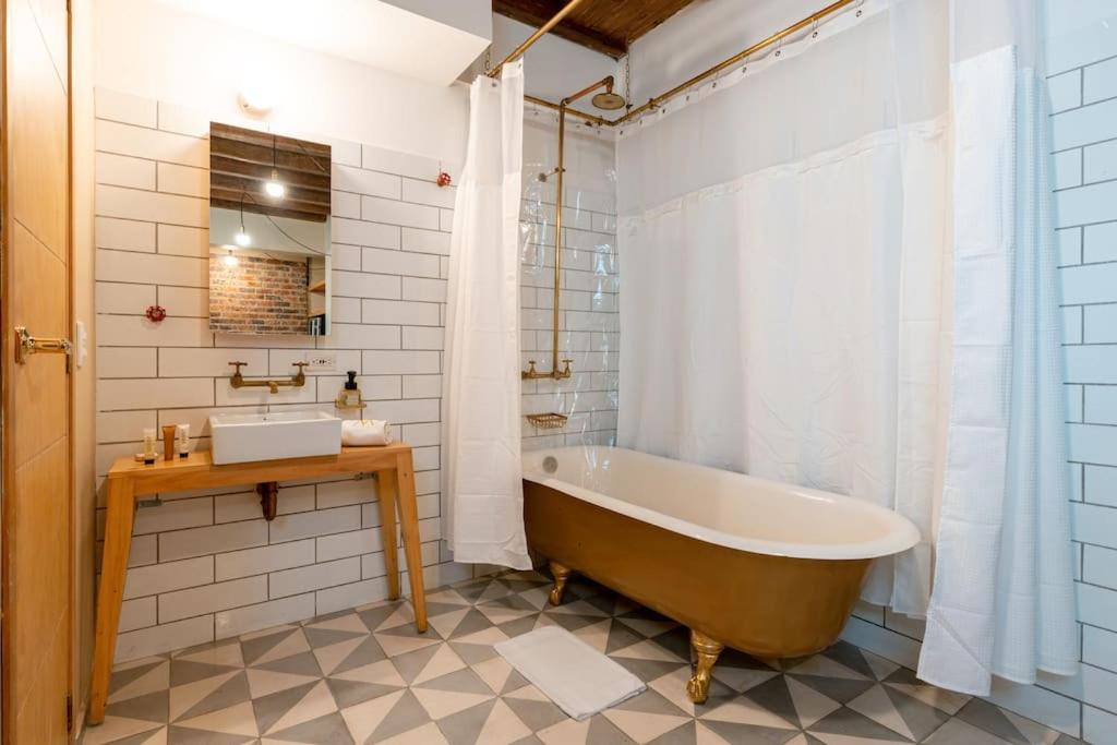 AVJ2 - Increíble Apartamento en La Candelaria con Calefacción 2 Hab
