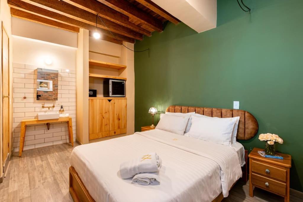AVJ2 - Increíble Apartamento en La Candelaria con Calefacción 2 Hab