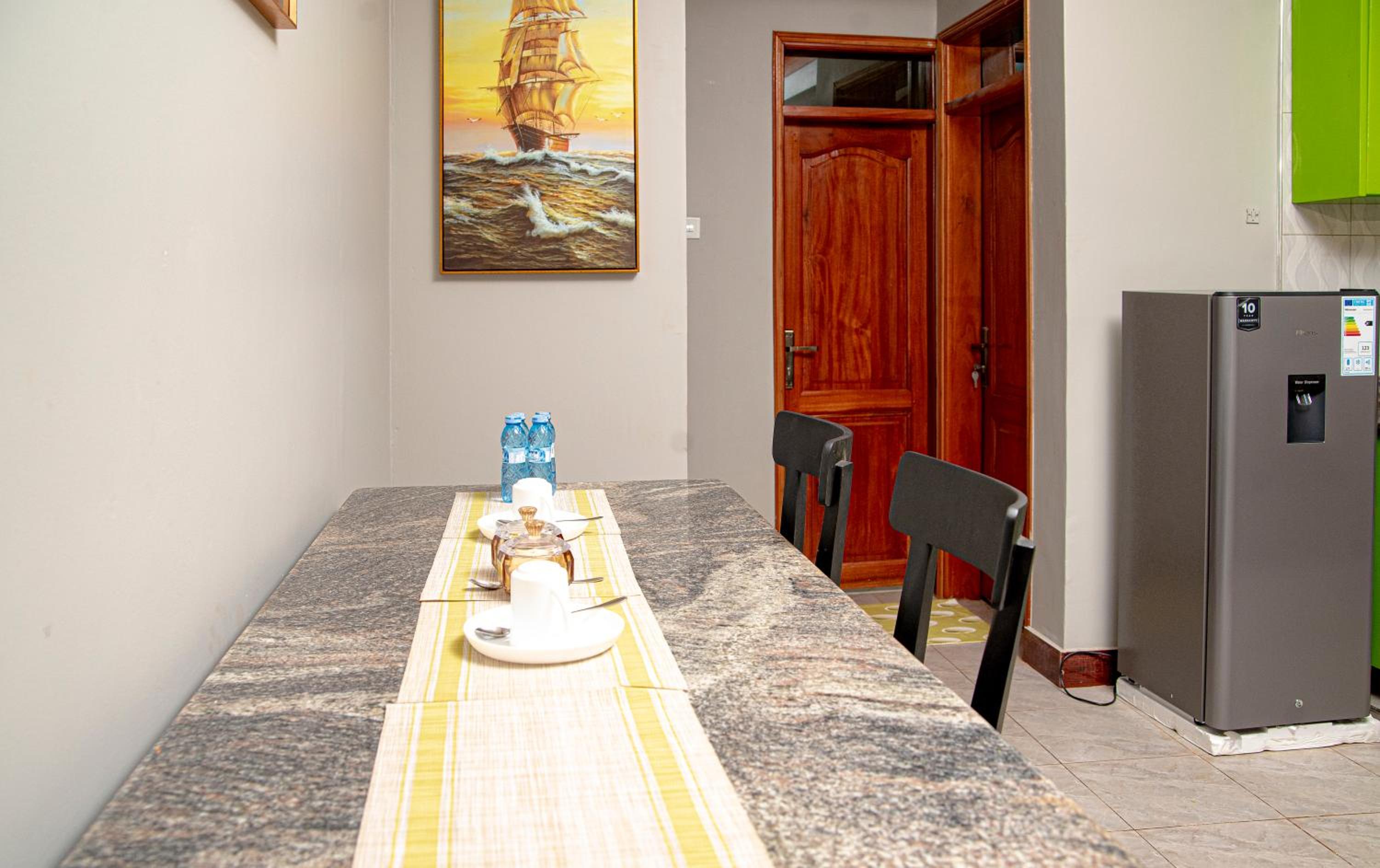 Beautiful 2-Bed Apartment in Kampala view 5