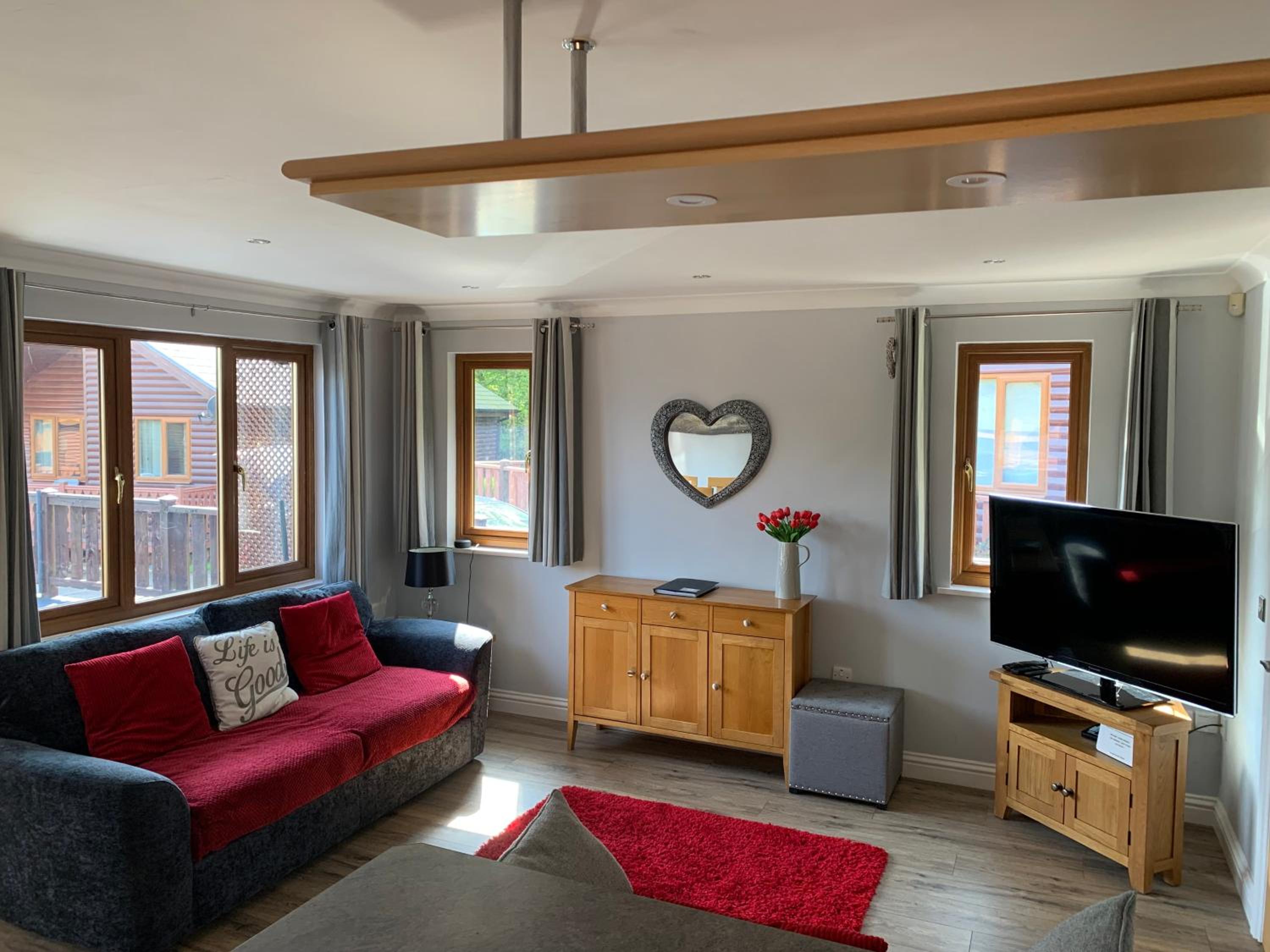 Rocco's Lodge a beautiful 3 bedroom holiday home view 4