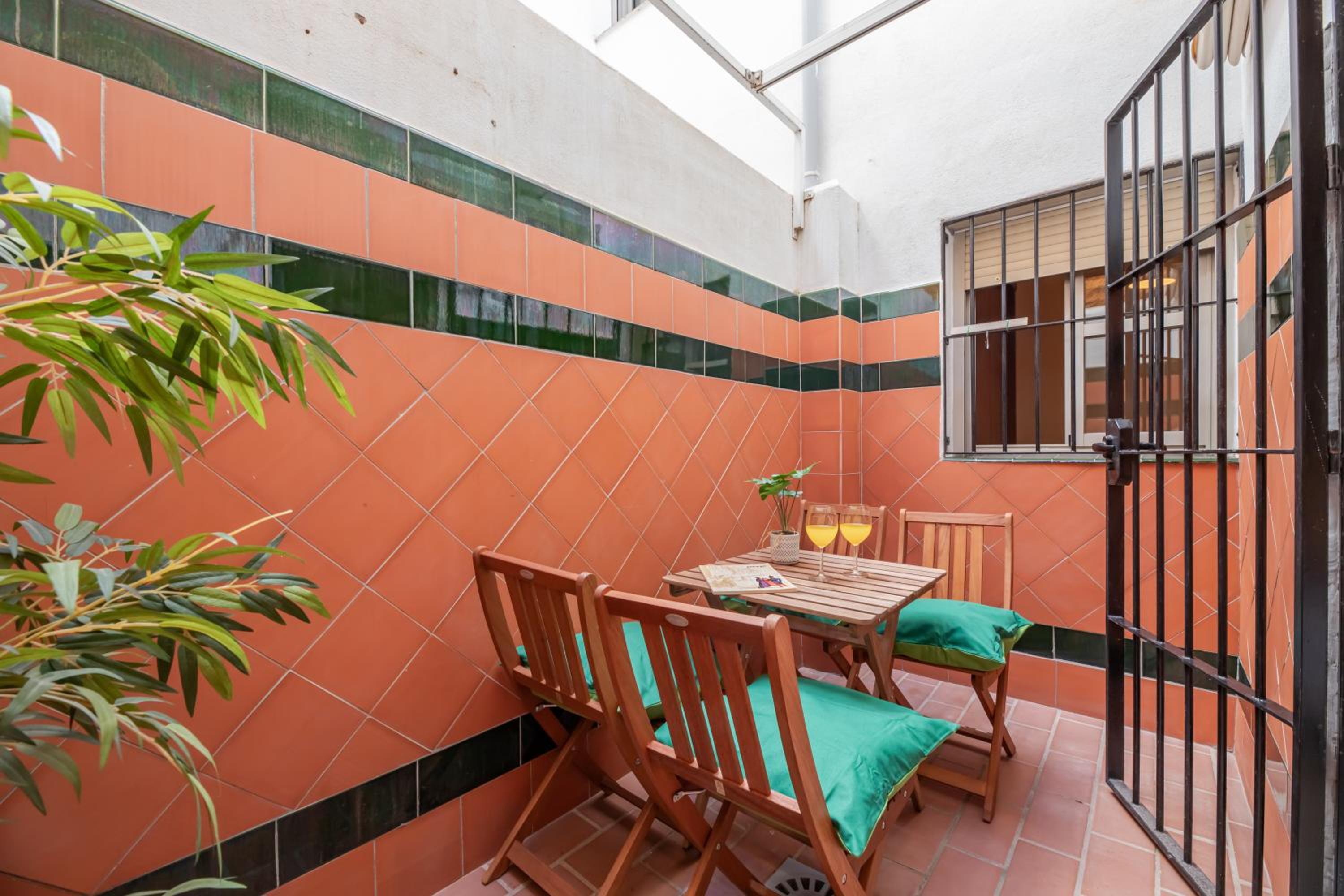 Charming 4-Bedroom Apartment in Malaga's Historic Center