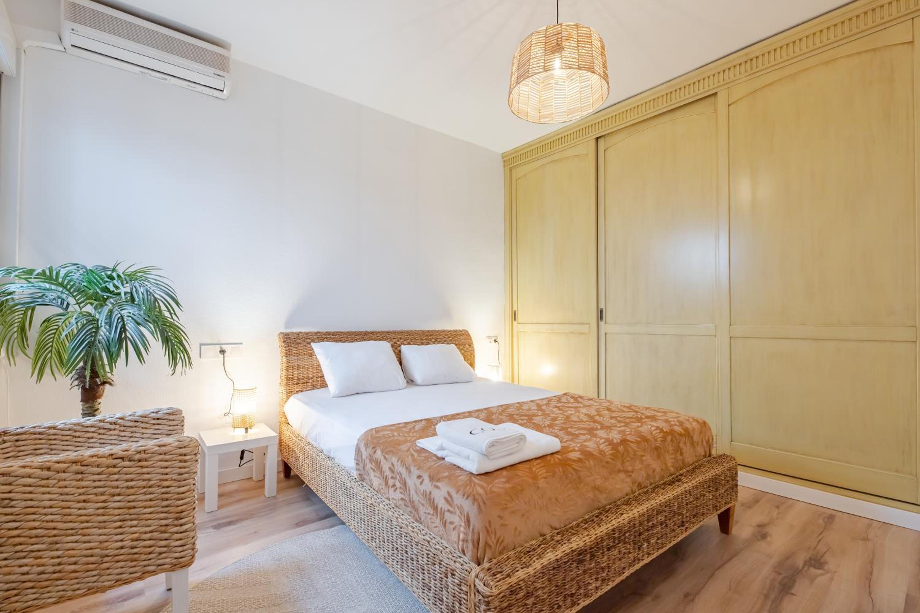Charming 4-Bedroom Apartment in Malaga's Historic Center