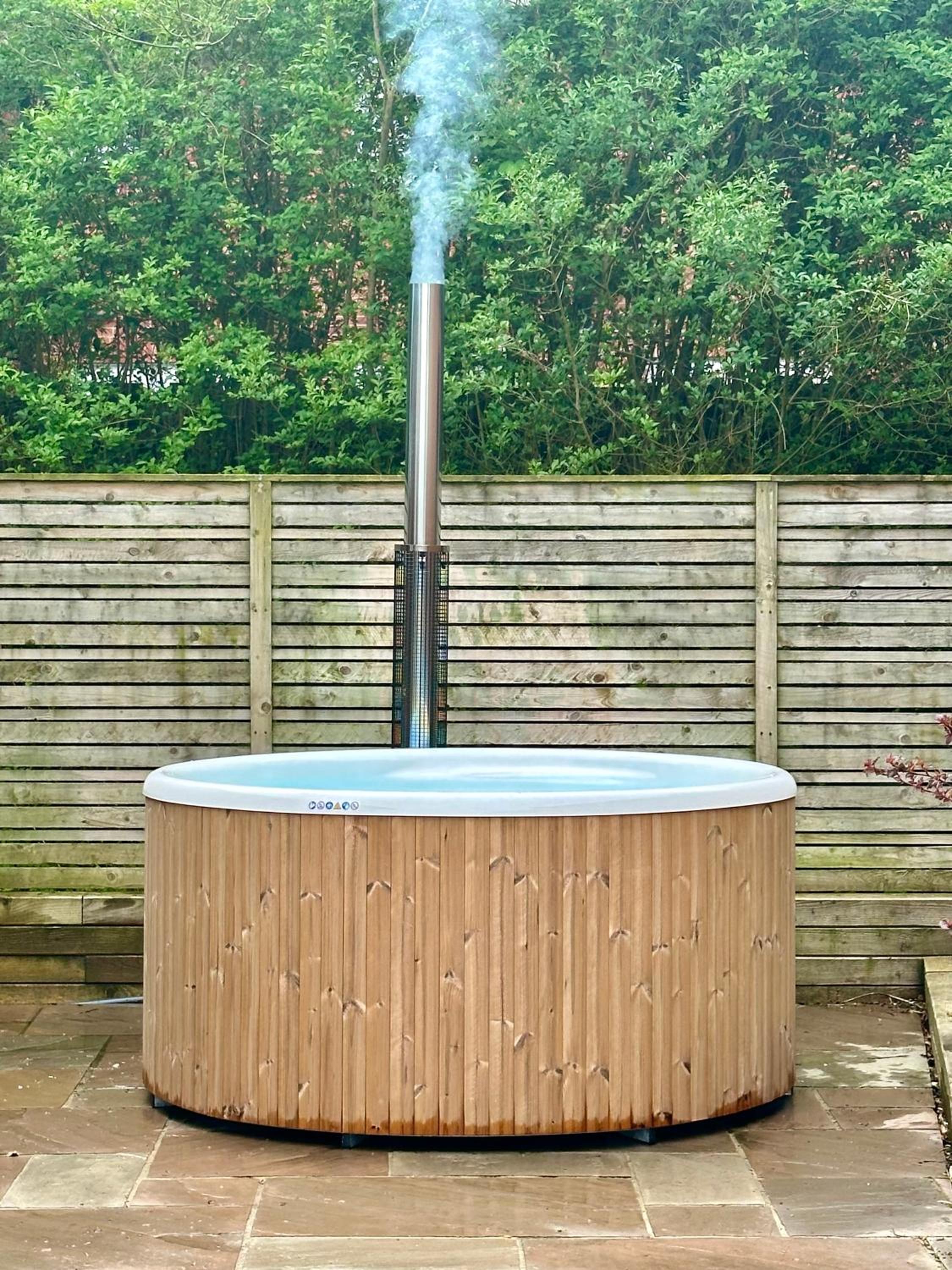 Elletson Park Wood fired Hot tubs, Caravans & Pods view 3