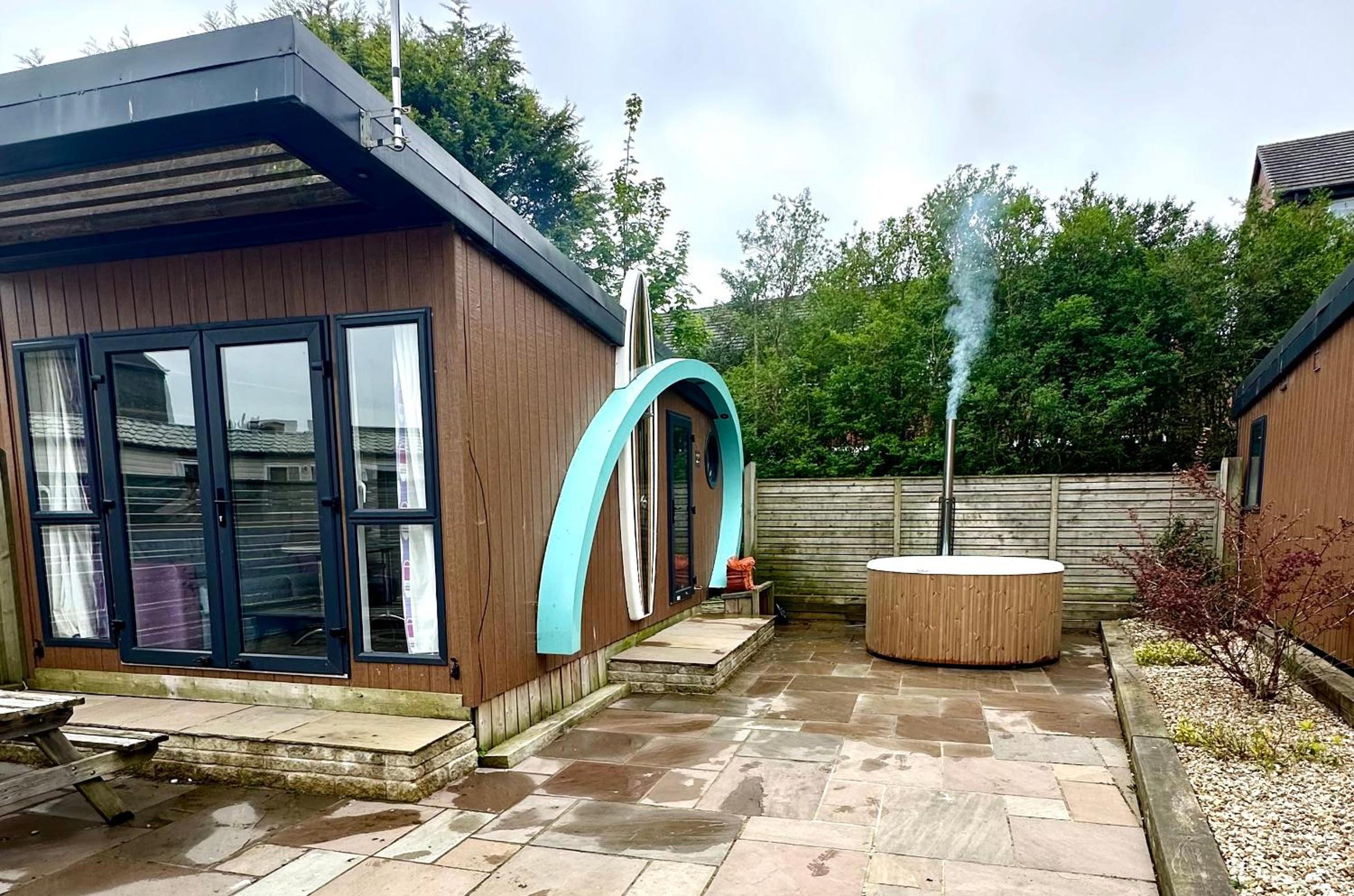 Elletson Park Wood fired Hot tubs, Caravans & Pods view 4