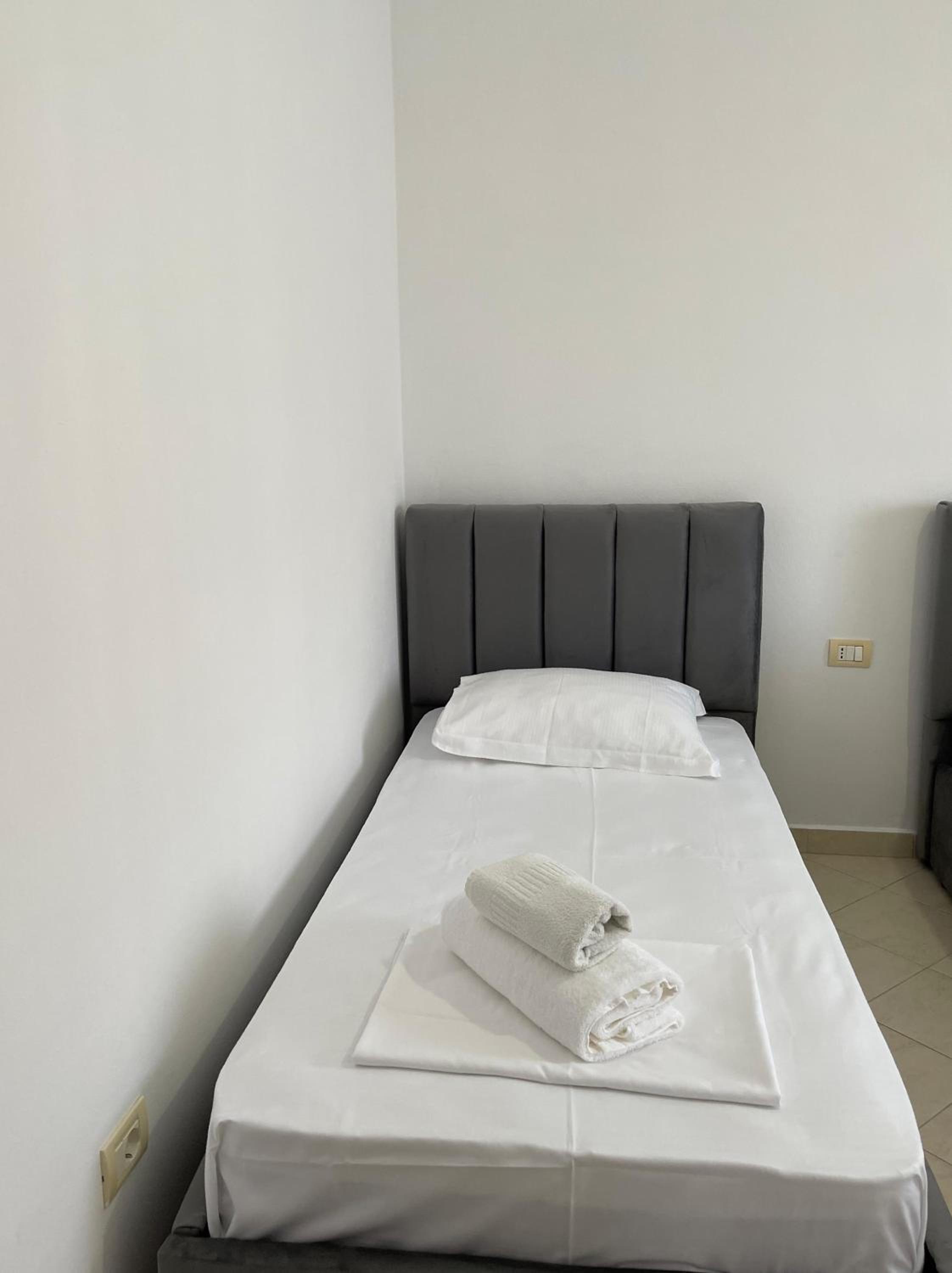 Klevi Apartments