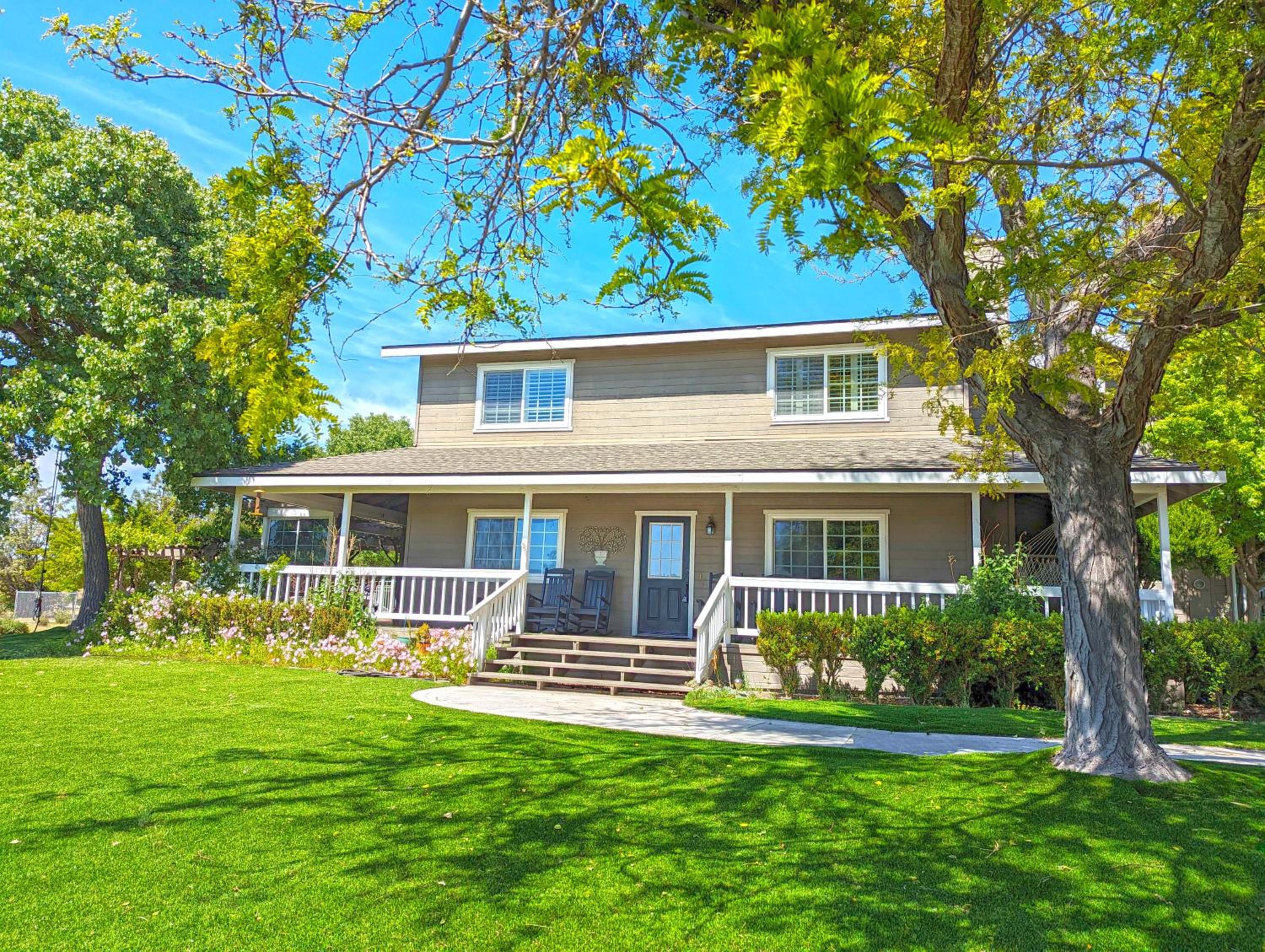 The Vineyard Farmhouse Villa view 3