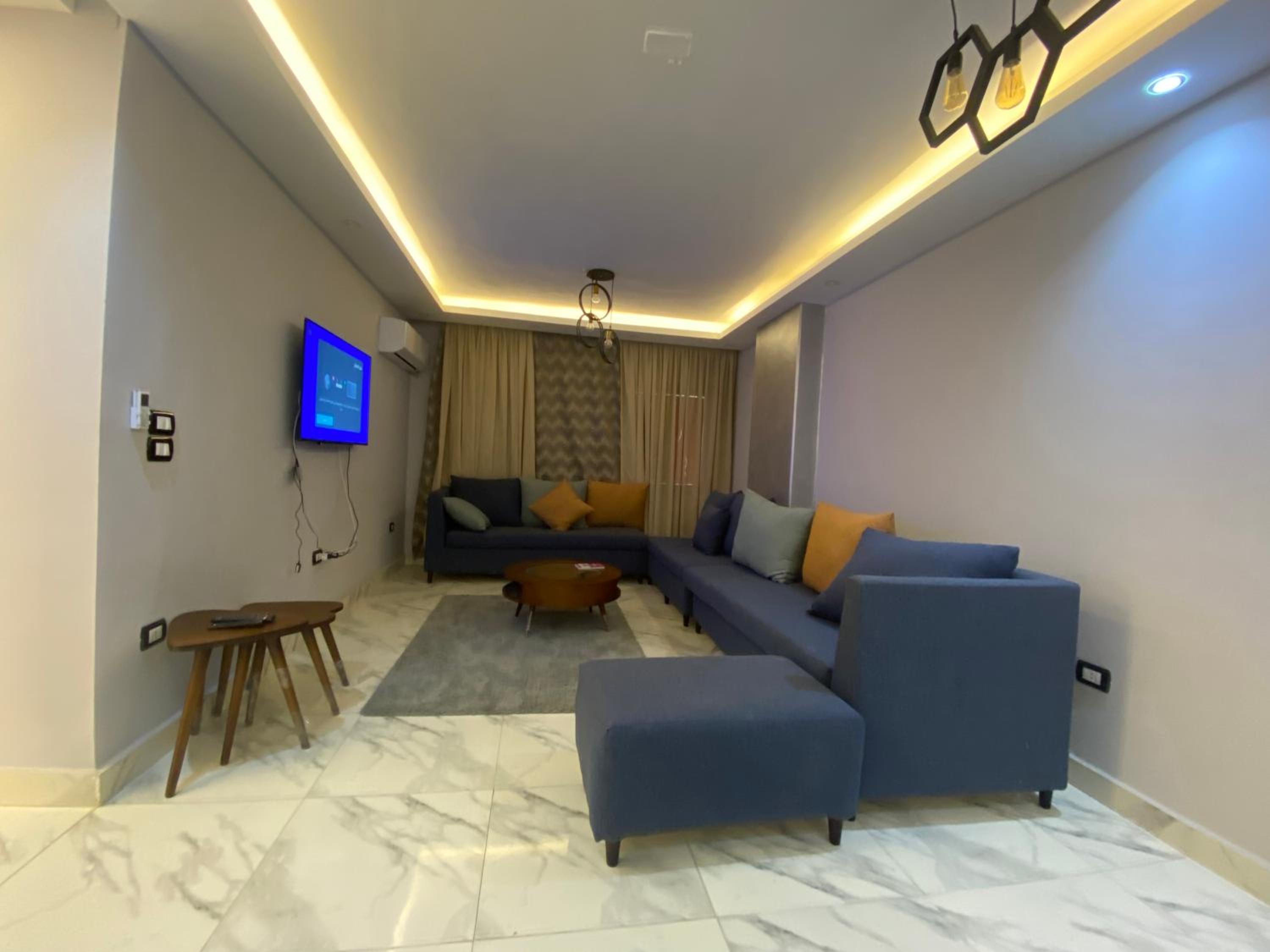 Holiday Inn Downtown - 2 BR in Mohandessin - Agouza