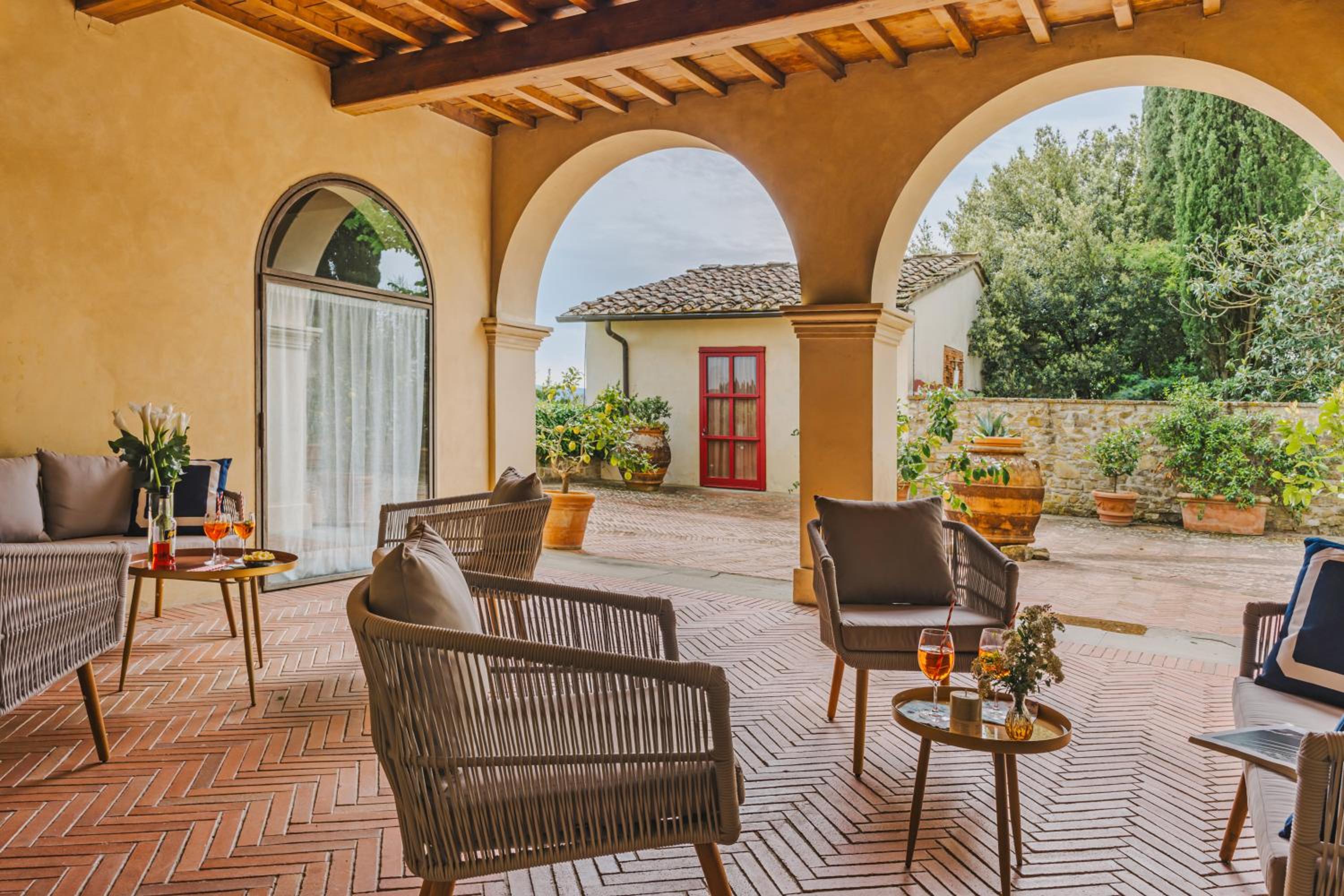 Apartments Florence - Villa La Medicea with swimming pool view 4