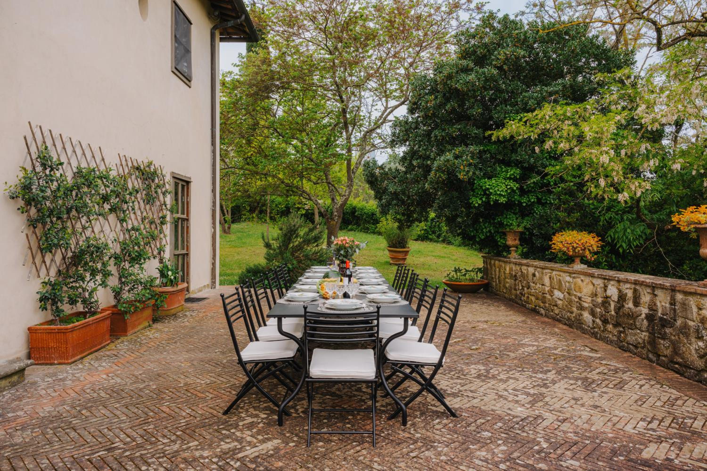 Apartments Florence - Villa La Medicea with swimming pool view 3