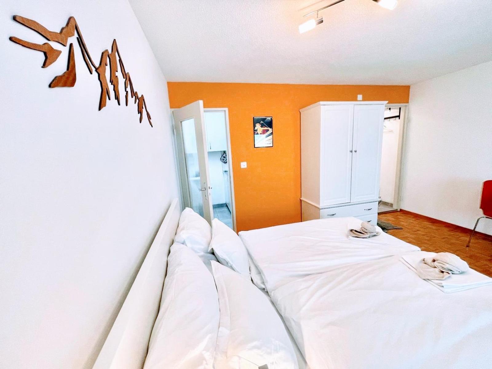 Holiday Escape Studio - Stylish & Central - steps to Matterhorn gondola