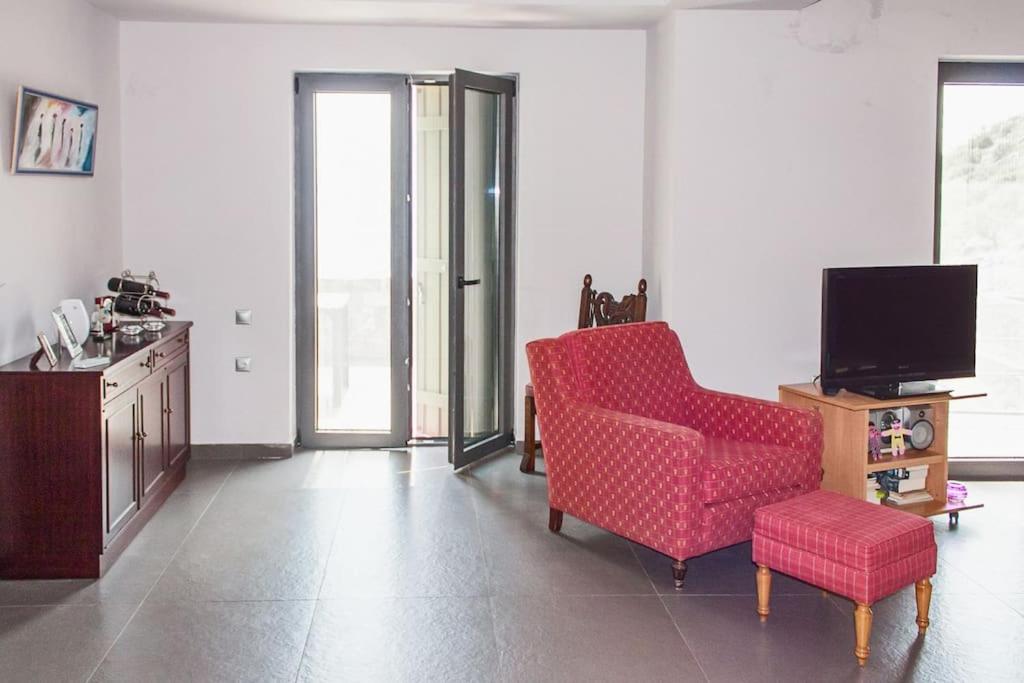 Tzouzos-Kordopateika villa in Prosilio, Kardamyli - Property Image 8