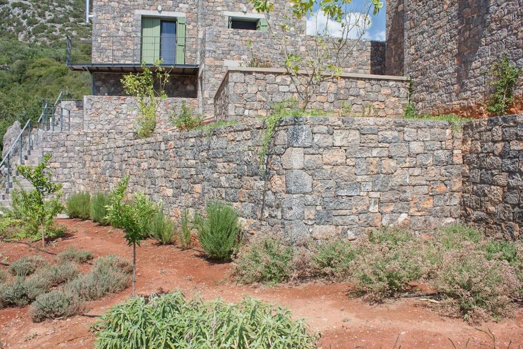 Tzouzos-Kordopateika villa in Prosilio, Kardamyli - Property Image 6