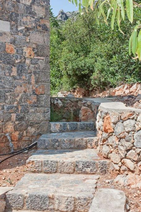 Tzouzos-Kordopateika villa in Prosilio, Kardamyli - Property Image 4