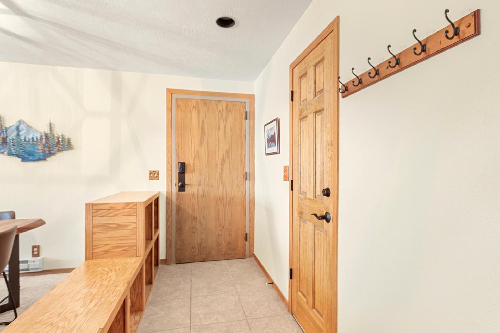 Frostfire D8 by Great Western Lodging view 4