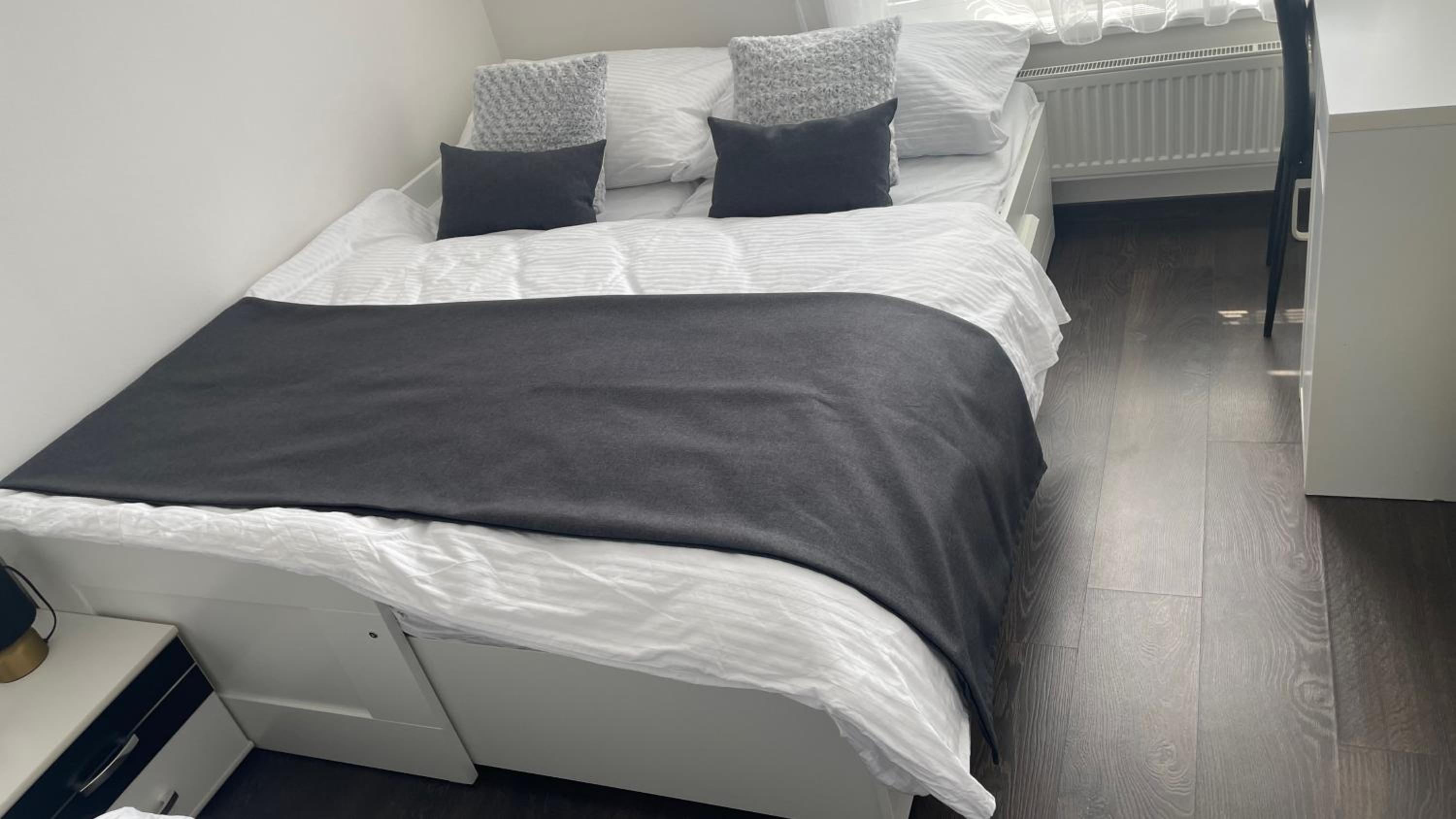 BNB New Beautiful Apartment in the Center of Ostrava with option Garage Parking