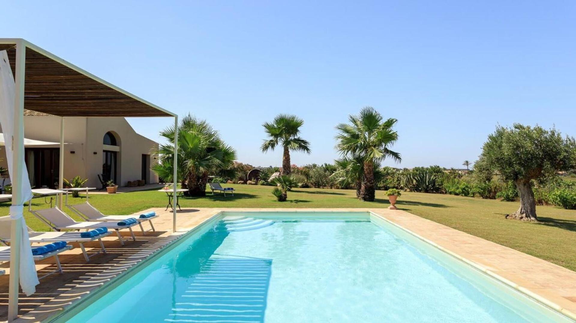 Villa Casale by PosarelliVillas