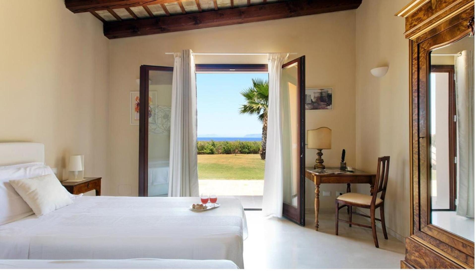 Villa Casale by PosarelliVillas