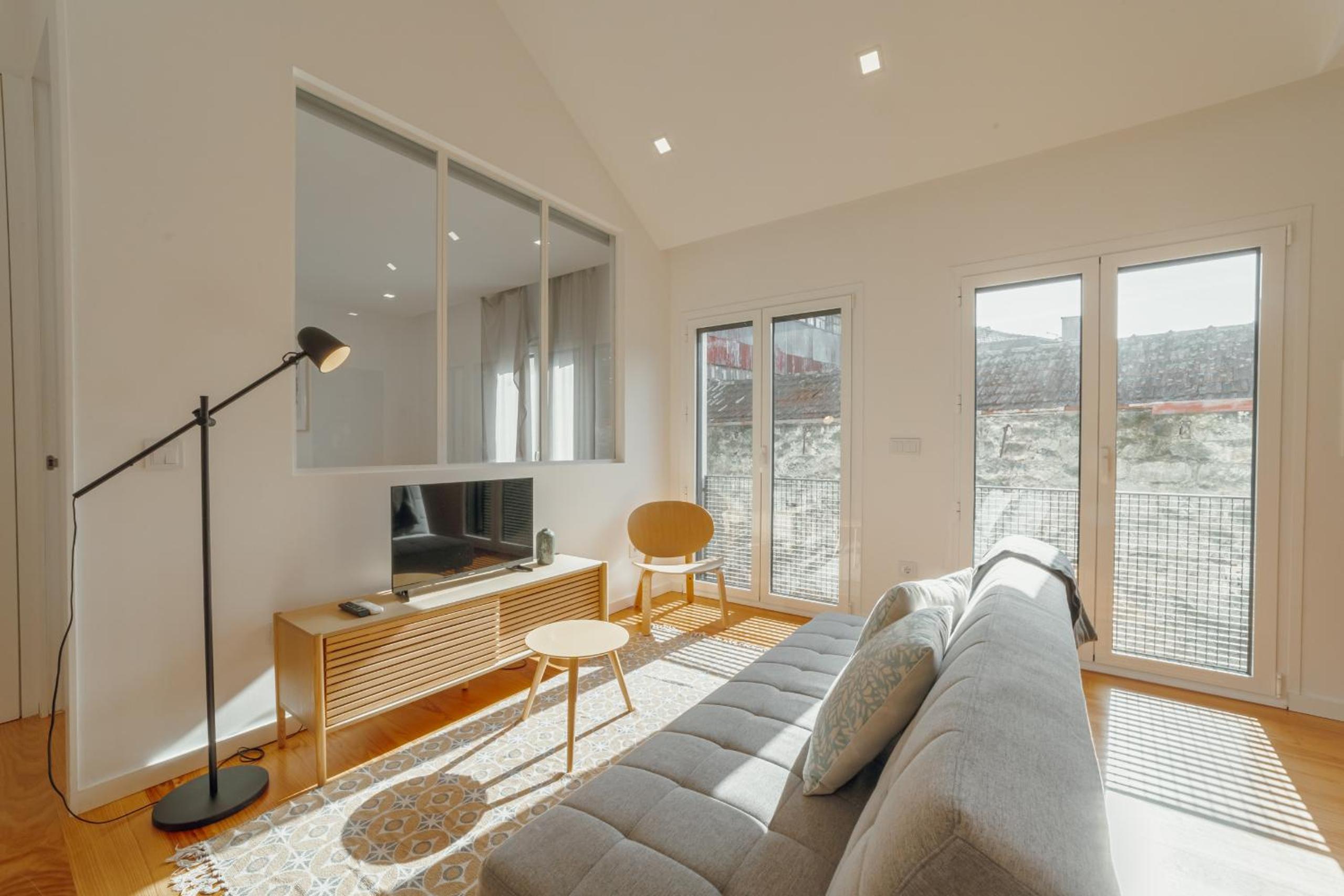 Courtyard Oporto Design Apartments by Vacationy view 4