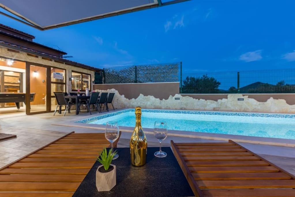 Secluded villa with a private pool near Split and Sibenik