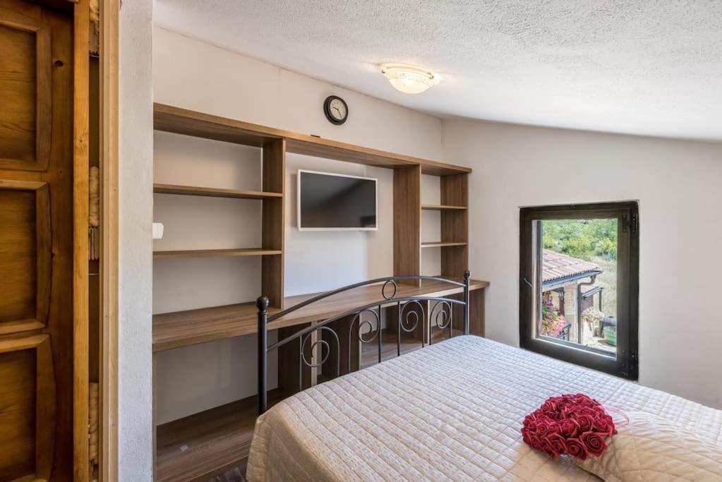 Secluded villa with a private pool near Split and Sibenik
