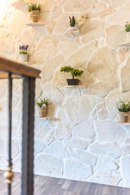 Secluded villa with a private pool near Split and Sibenik