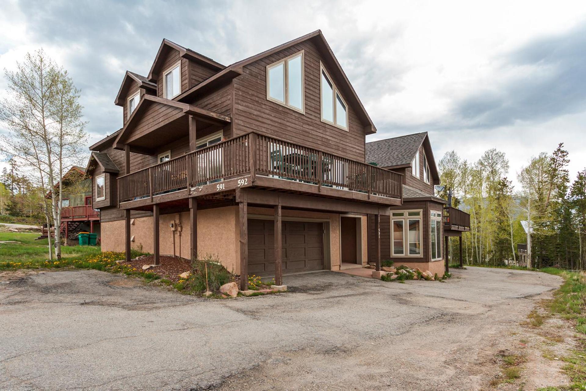 Mountain Escape New by Great Western Lodging view 5