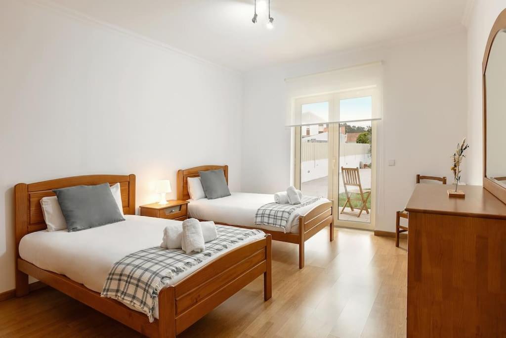 Casa das Grutas - Spacious villa with private parking view 2