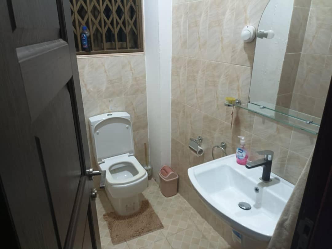 Sarah apartment B4R