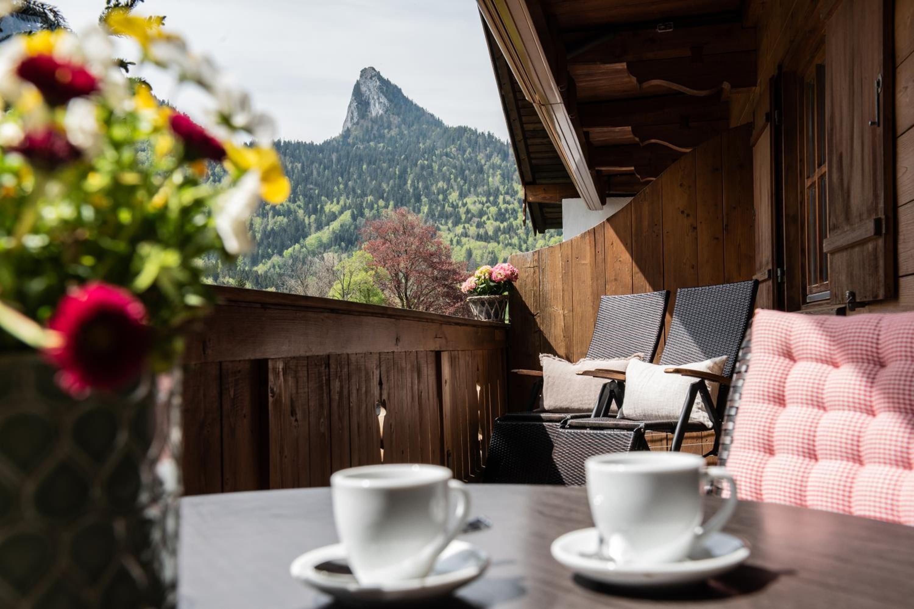 Haus Lesch - Stilvolle Appartements mit tollem Bergblick in Kreuth am Tegernsee