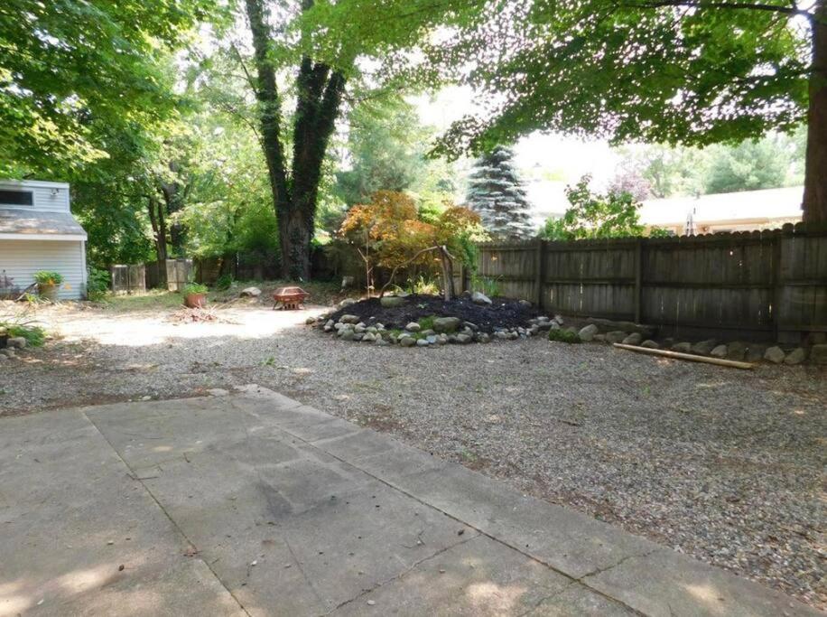 Cherry Street Retreat - 4 Bedroom Close to Beach view 4