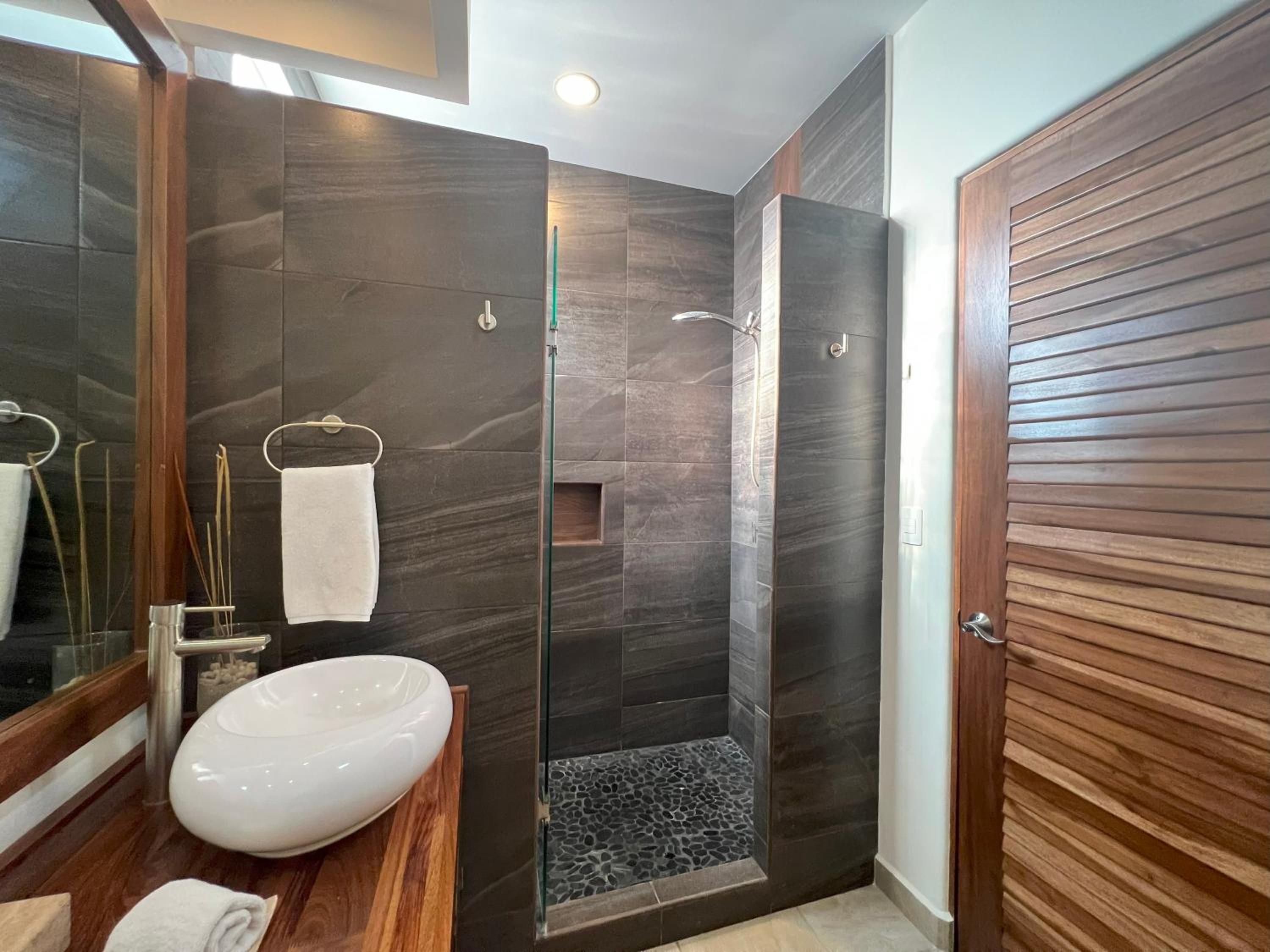 Beachfront in a peaceful Resort 8mi from Puerto Escondido