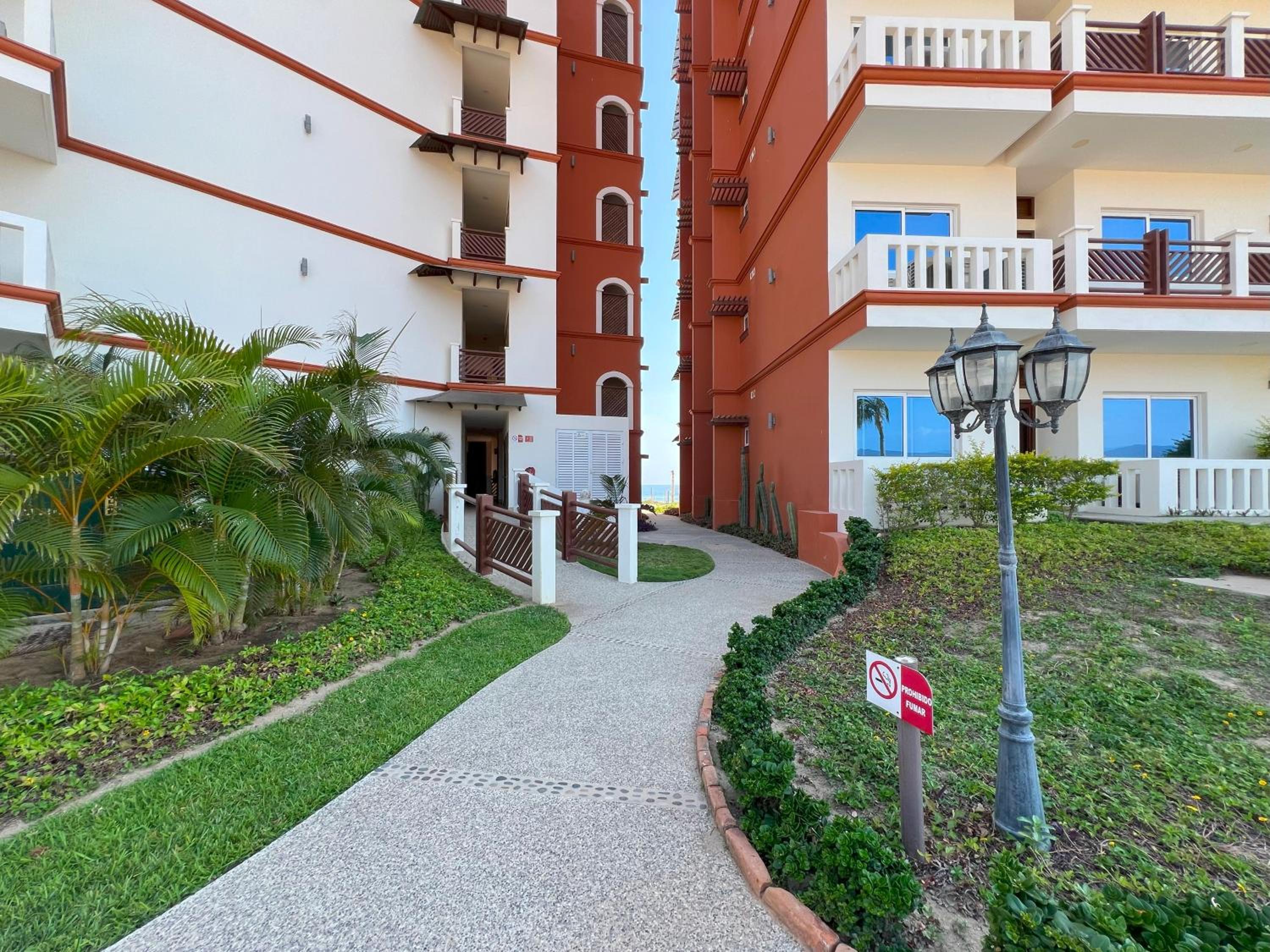 Beachfront in a peaceful Resort 8mi from Puerto Escondido