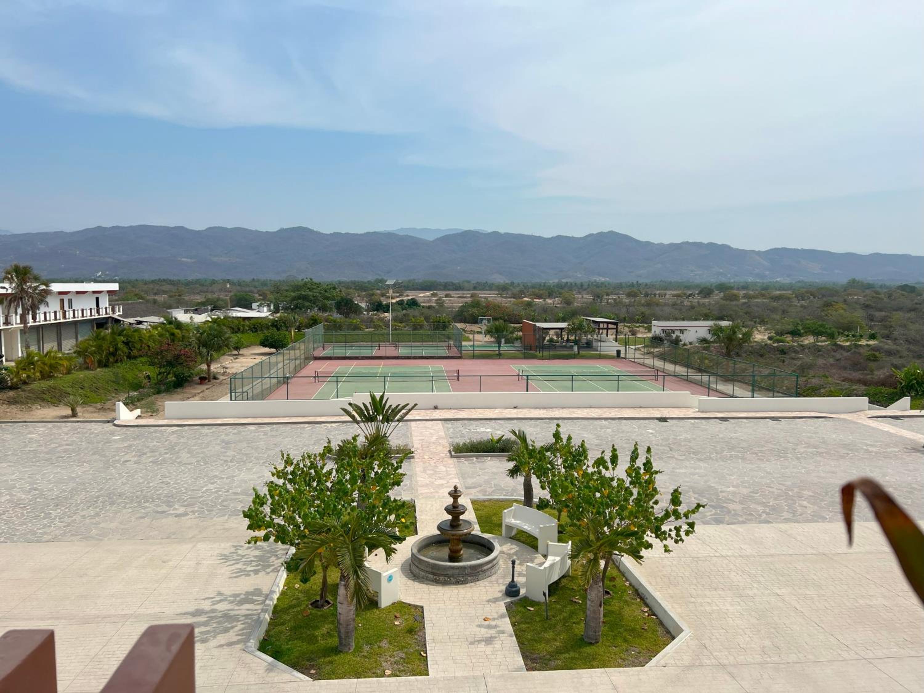 Beachfront in a peaceful Resort 8mi from Puerto Escondido