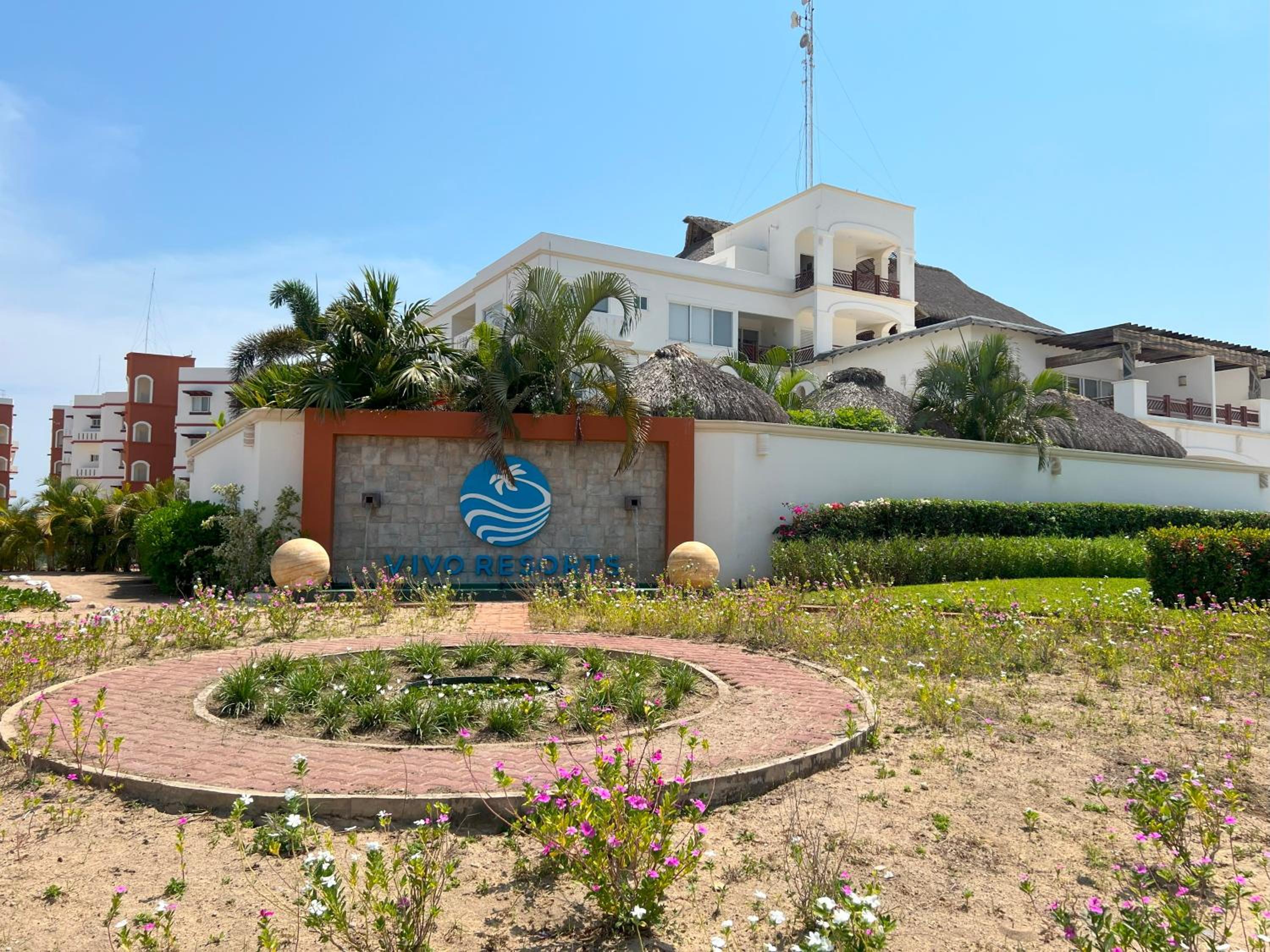 Beachfront in a peaceful Resort 8mi from Puerto Escondido