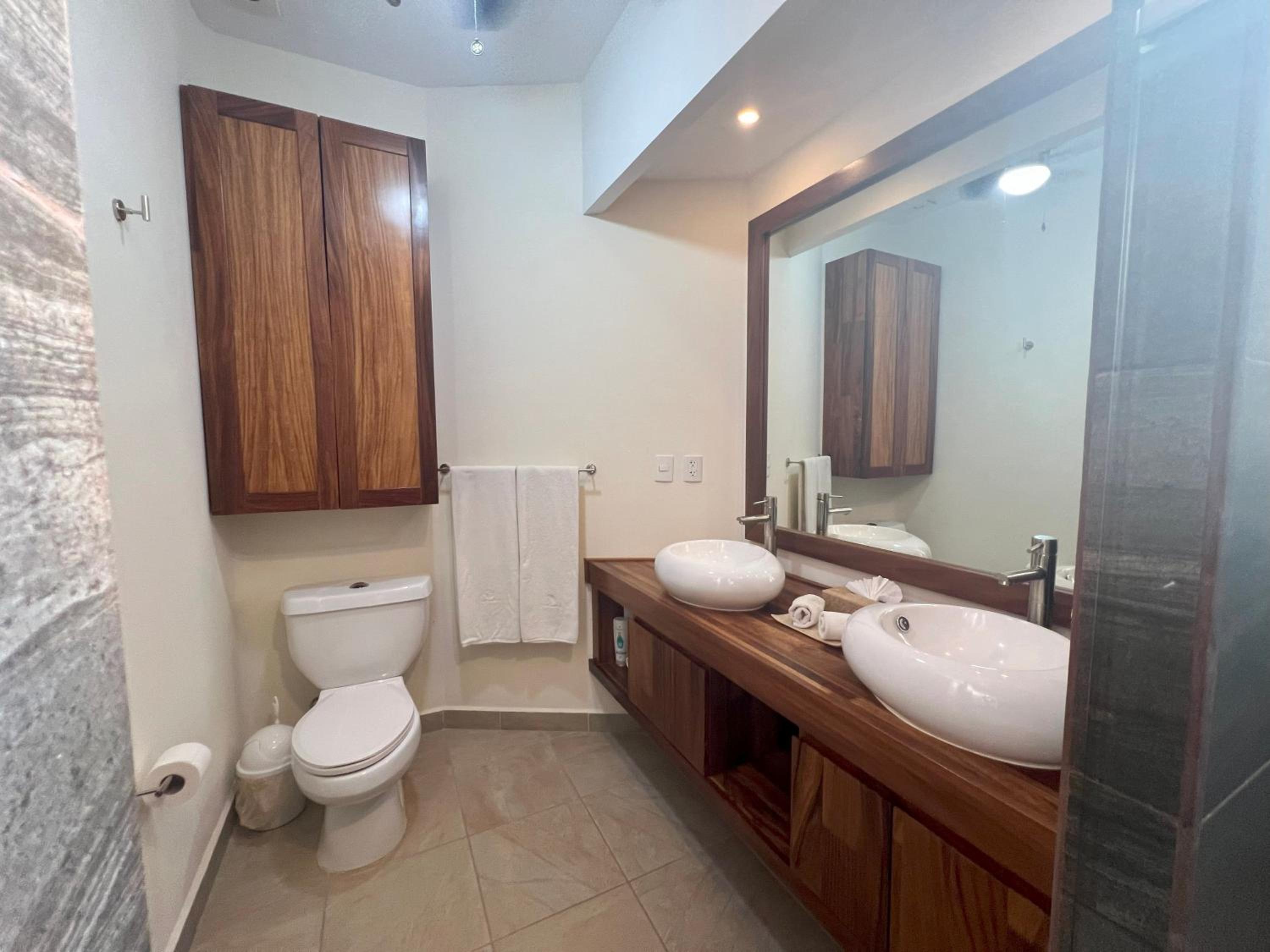 Beachfront in a peaceful Resort 8mi from Puerto Escondido