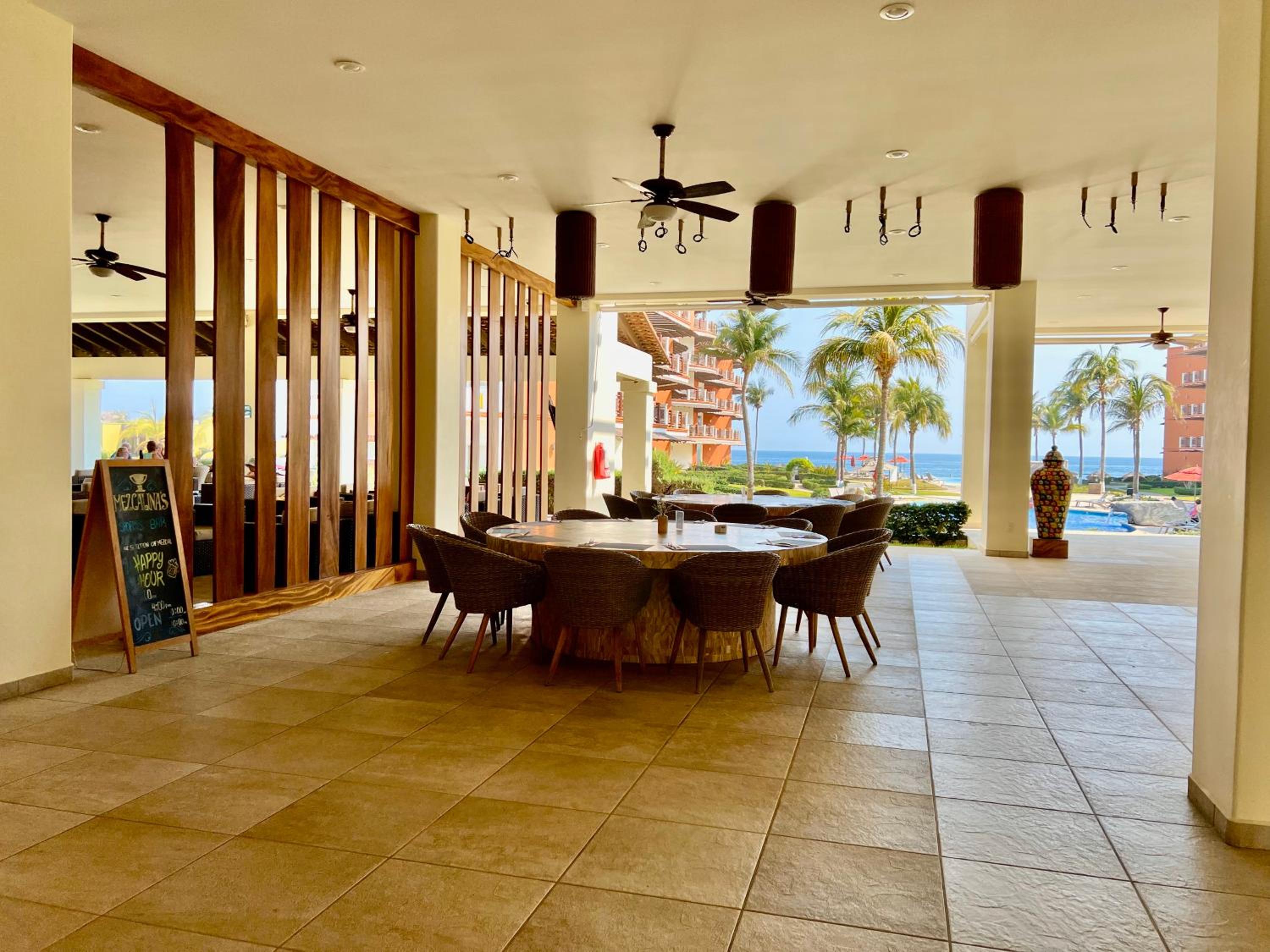 Beachfront in a peaceful Resort 8mi from Puerto Escondido
