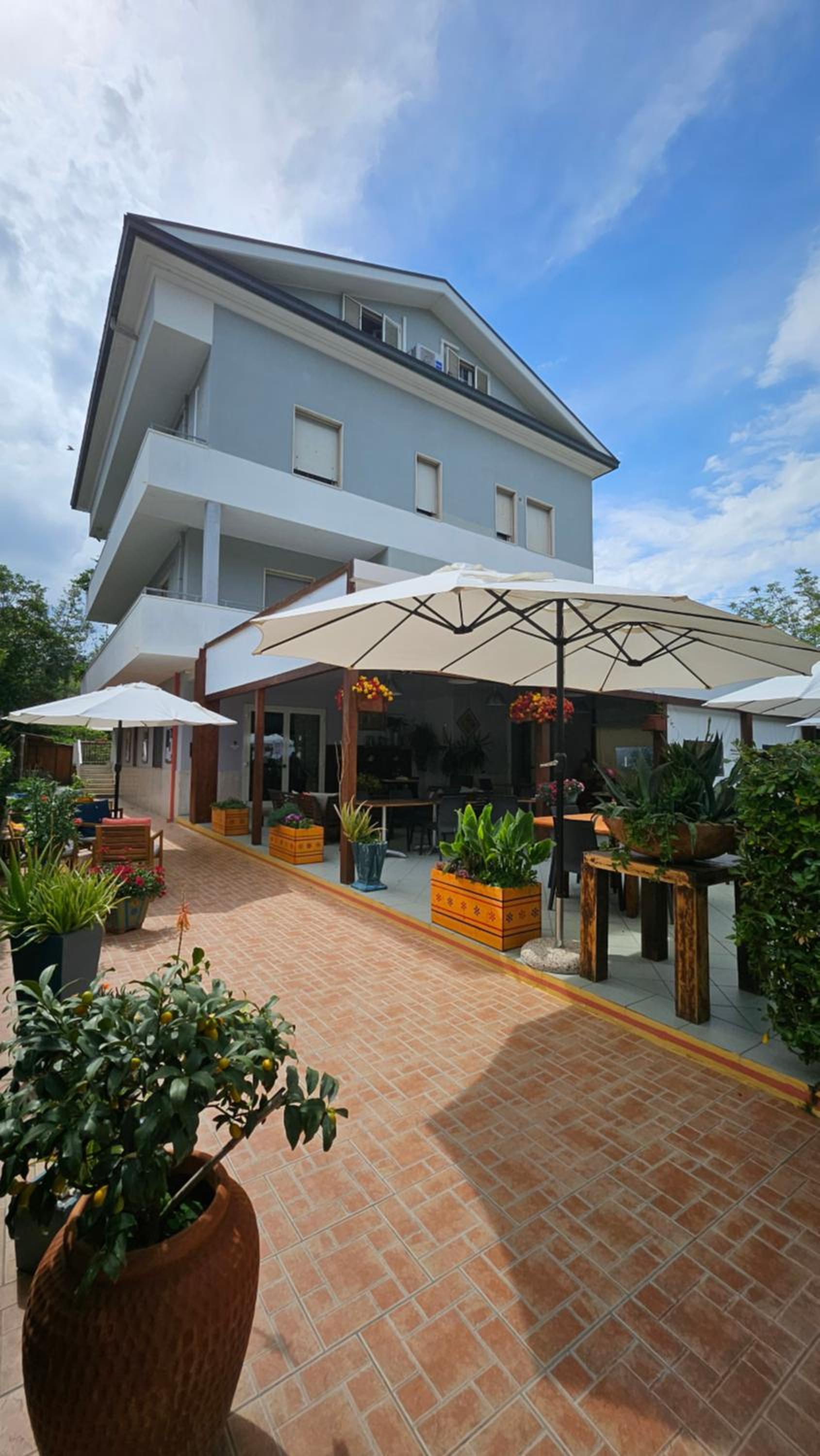 Hotel Cerrano - Image 1