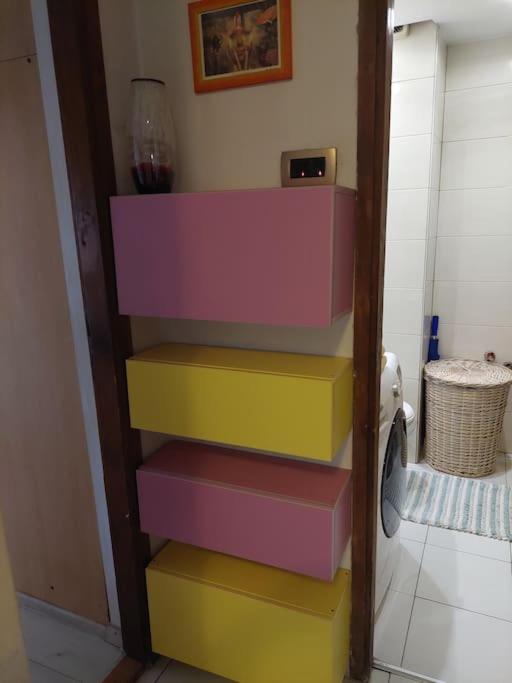 Modern 1-bedroom condo with free parking & fast WiFi