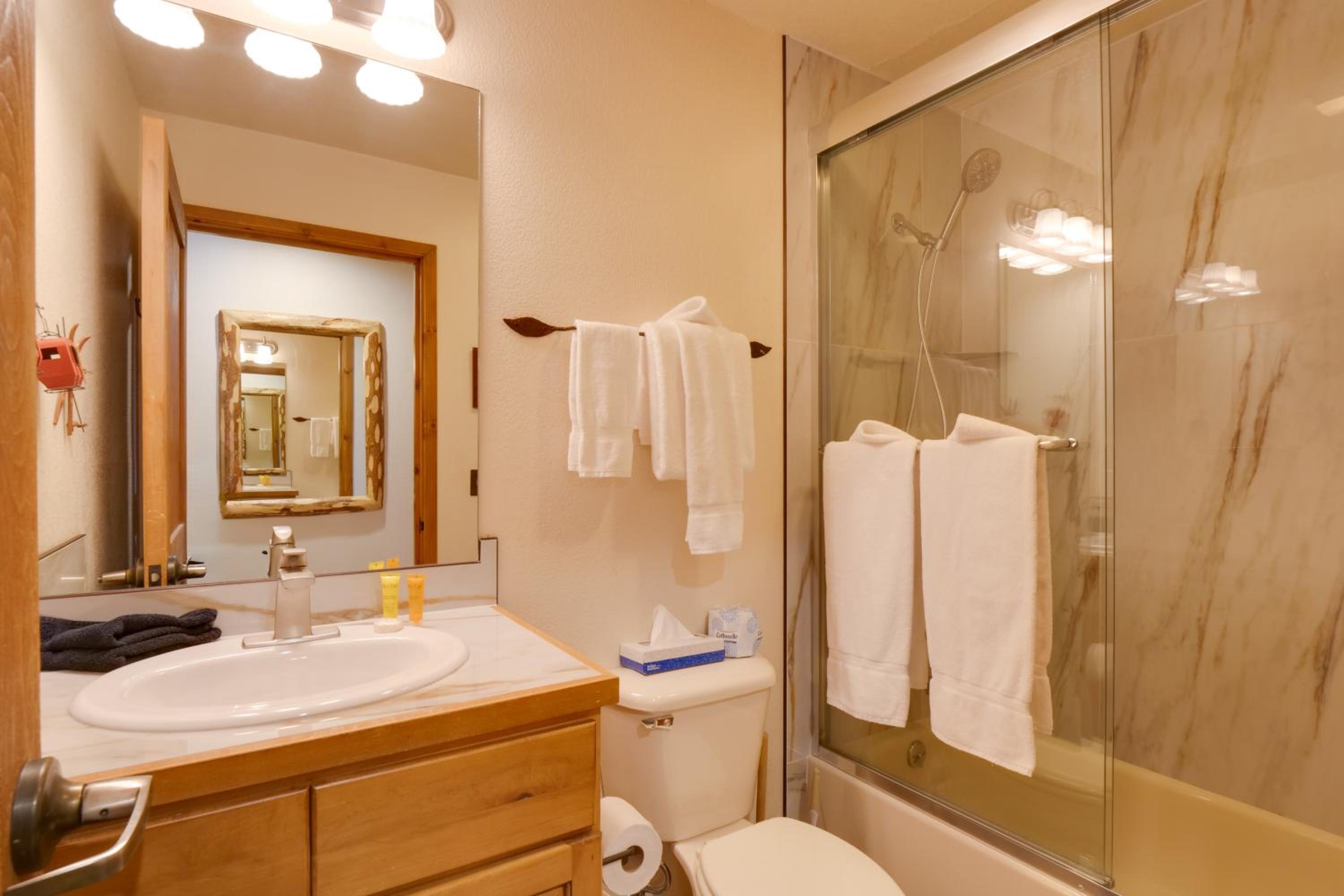 Riverbend Lodge 105 by Great Western Lodging
