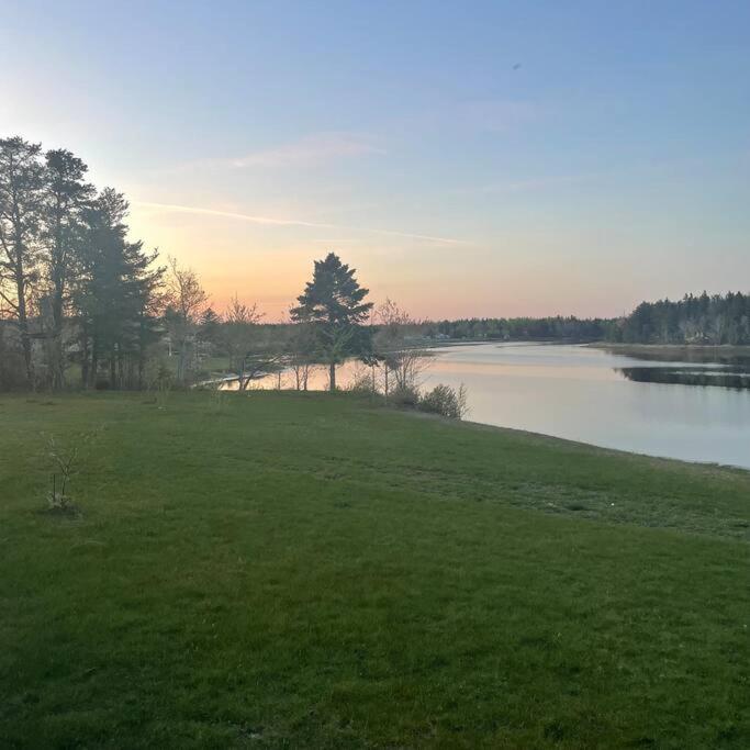 2 Bedroom Private Waterfront Getaway