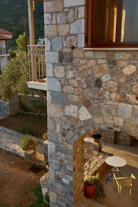 Stone House in Prosilio, Kardamyli view 2