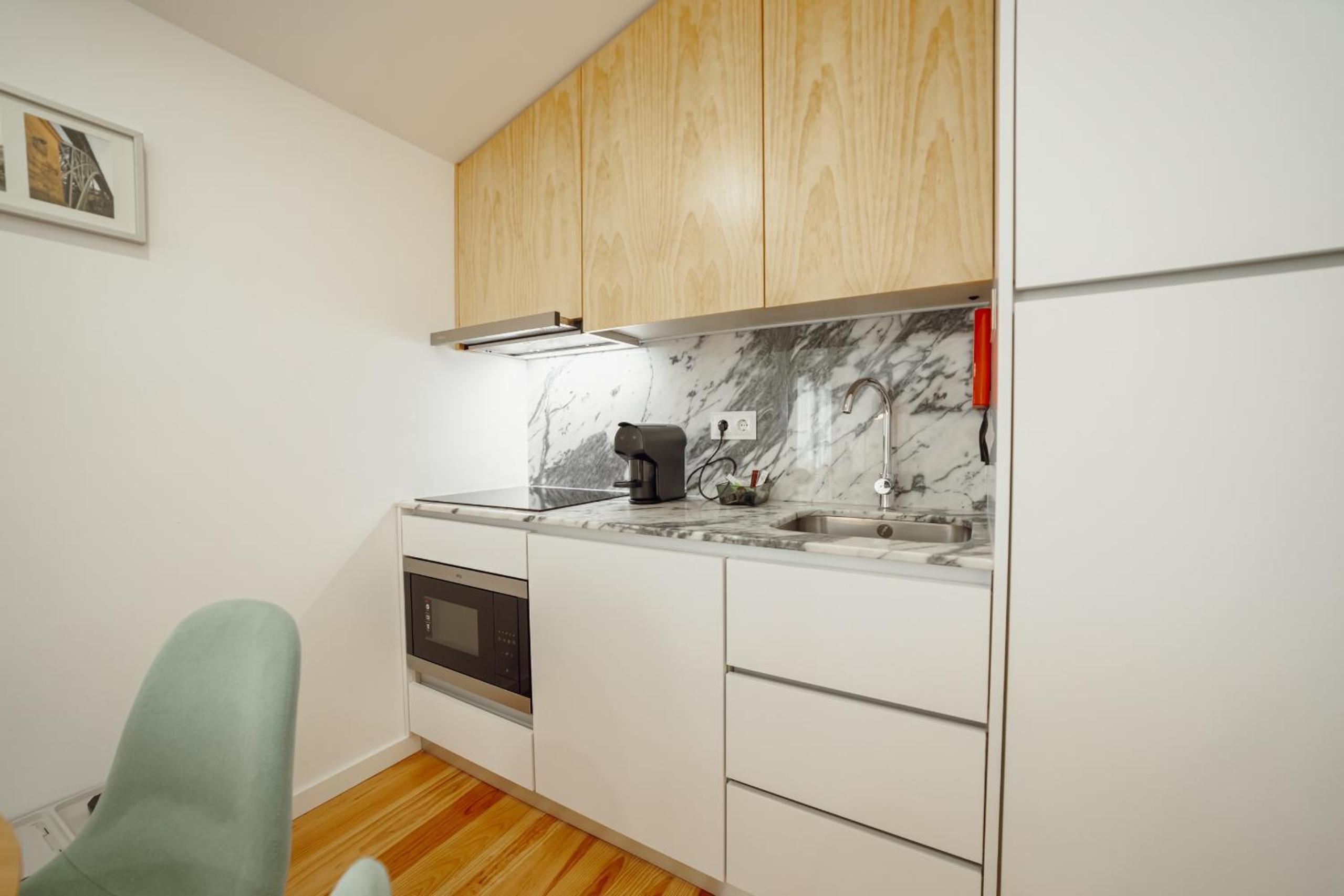 Courtyard Oporto Design Apartments by Vacationy view 3
