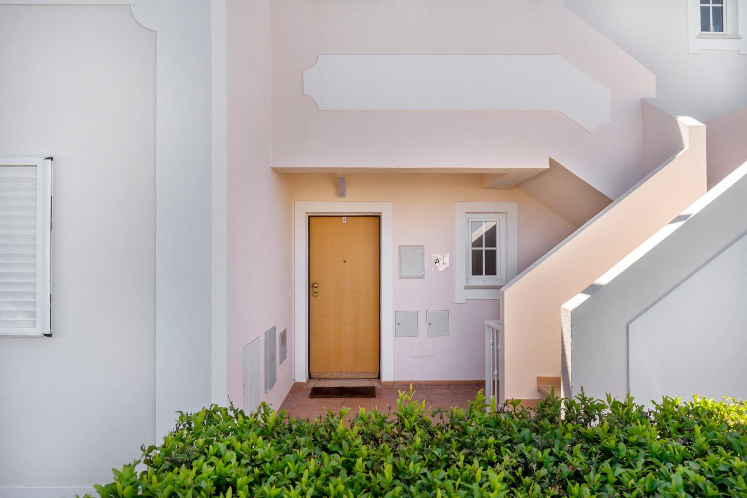 Ground Floor Apartment with Pool view 5