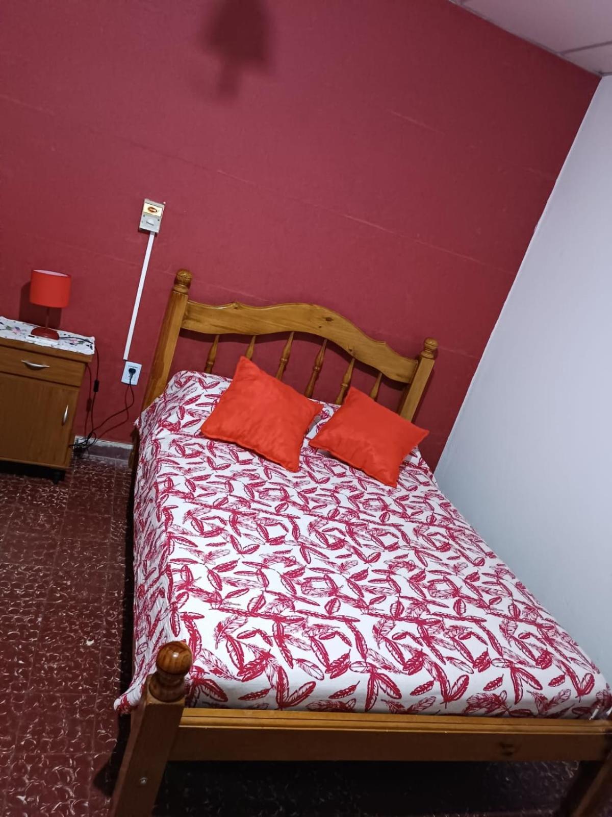 Casa Rivadavia Petalos Rojos