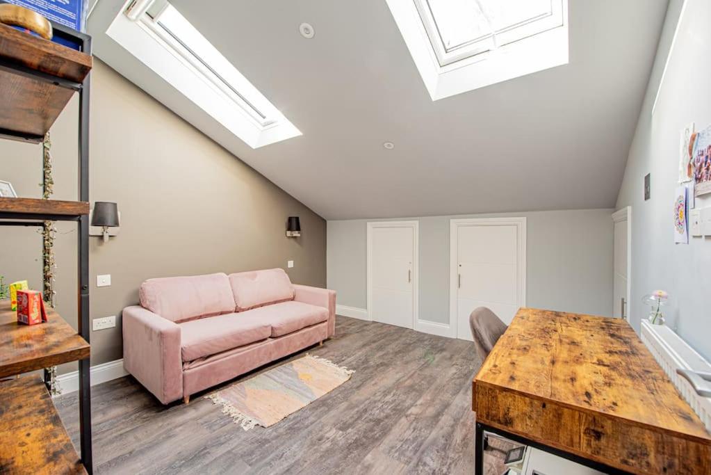 Peaceful 2-Bed Flat in London