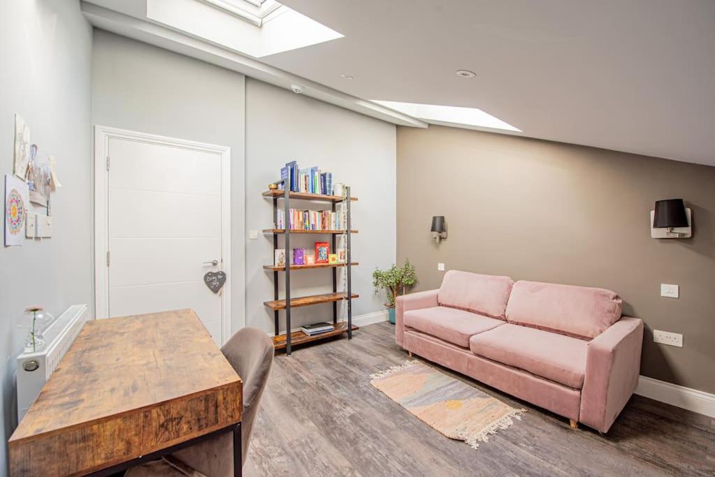 Peaceful 2-Bed Flat in London