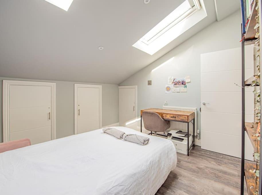 Peaceful 2-Bed Flat in London