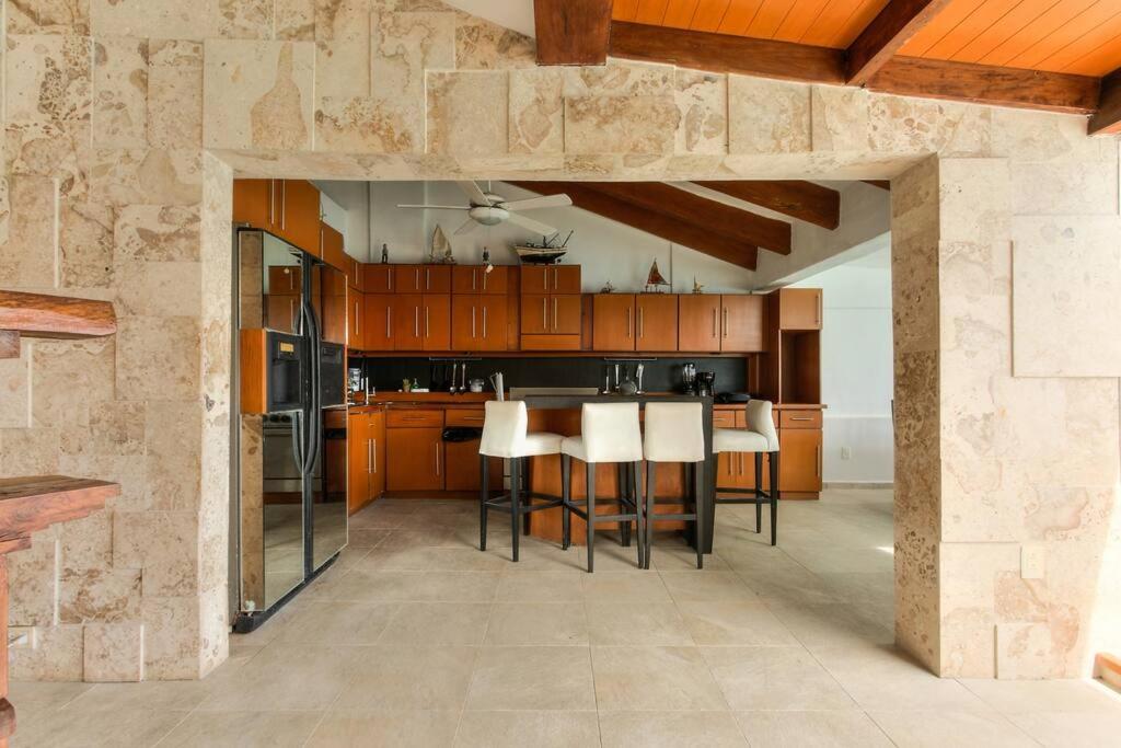 Penthouse a la orilla de la playa con alberca