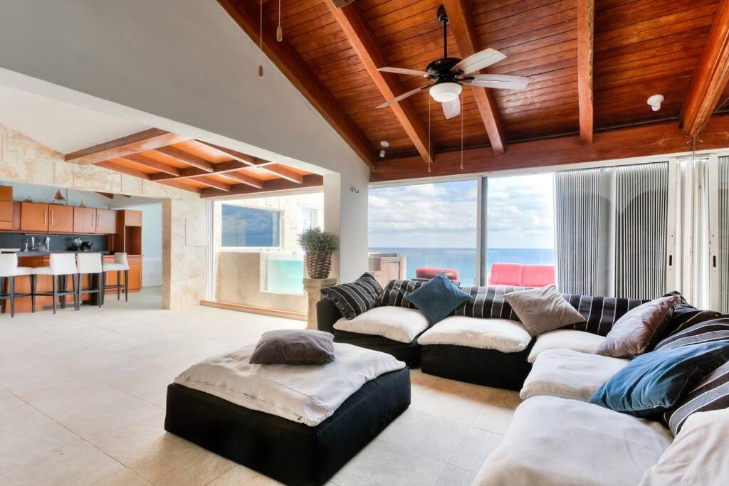 Penthouse a la orilla de la playa con alberca
