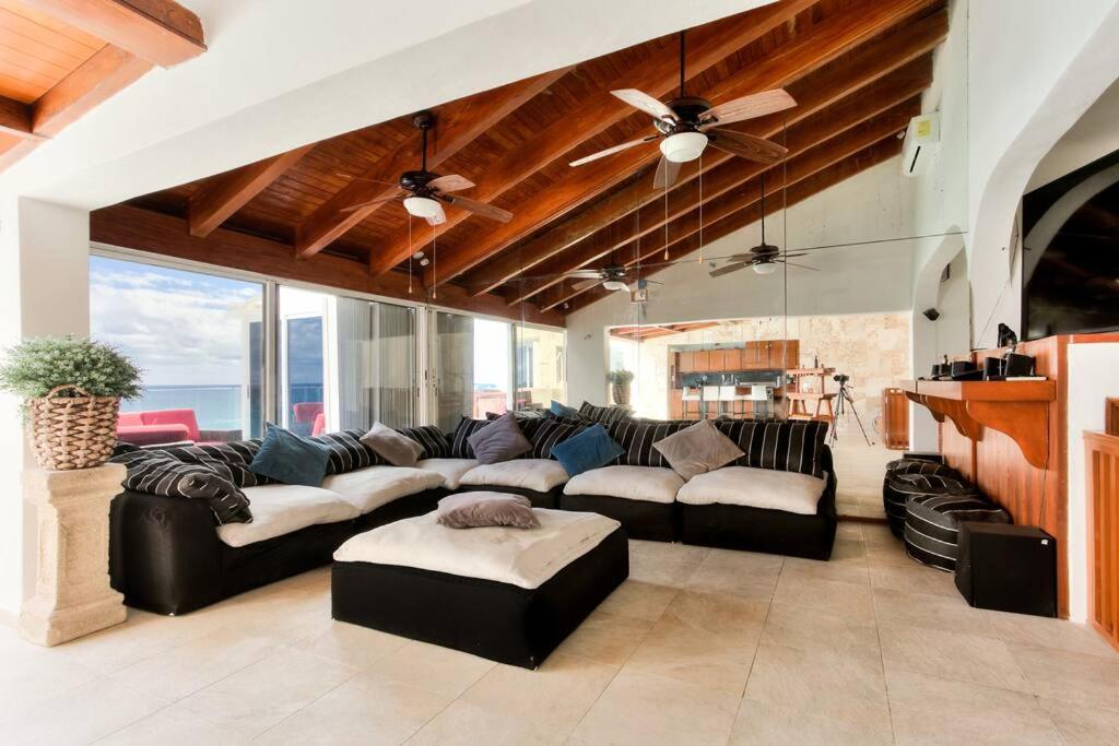 Penthouse a la orilla de la playa con alberca